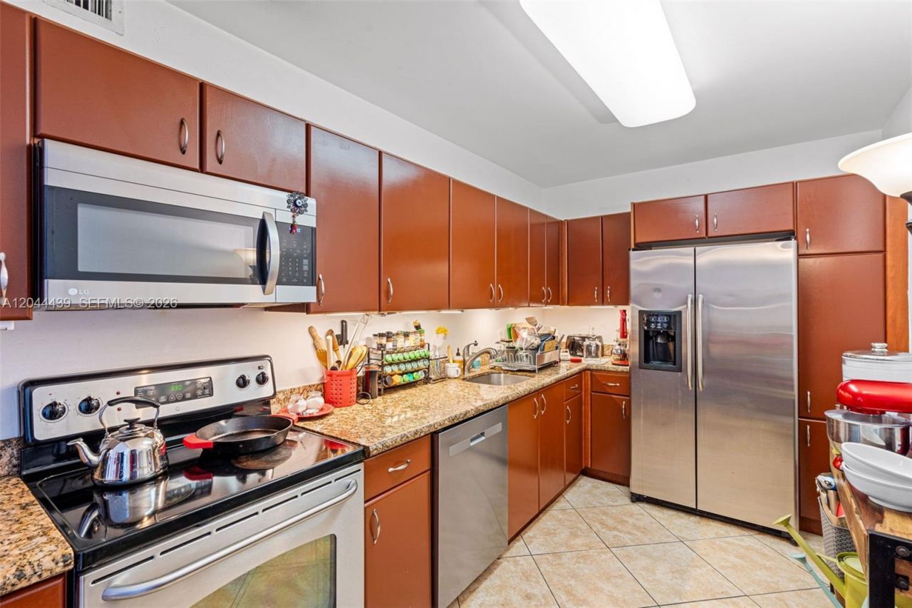 401 69th St , Unit 1012, Miami Beach, FL 33141 Photo