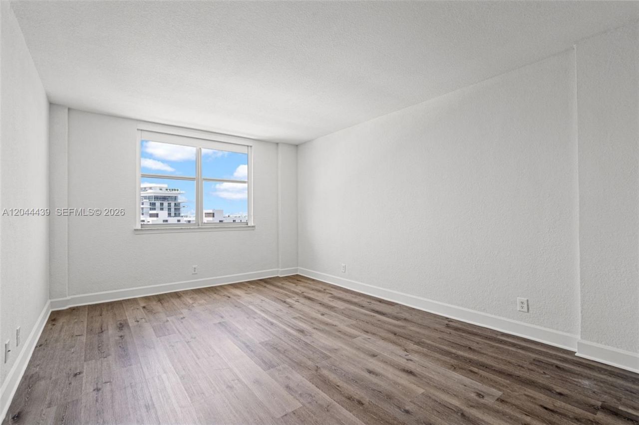 401 69th St, Unit 1012, Miami Beach, FL 33141 Photo
