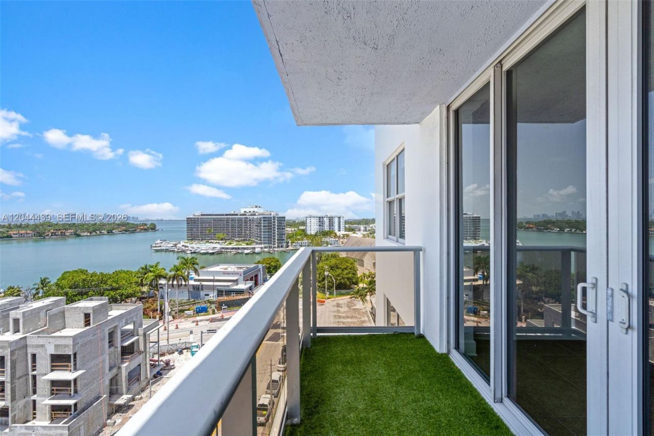 401 69th St, Unit 1012, Miami Beach, FL 33141 Photo