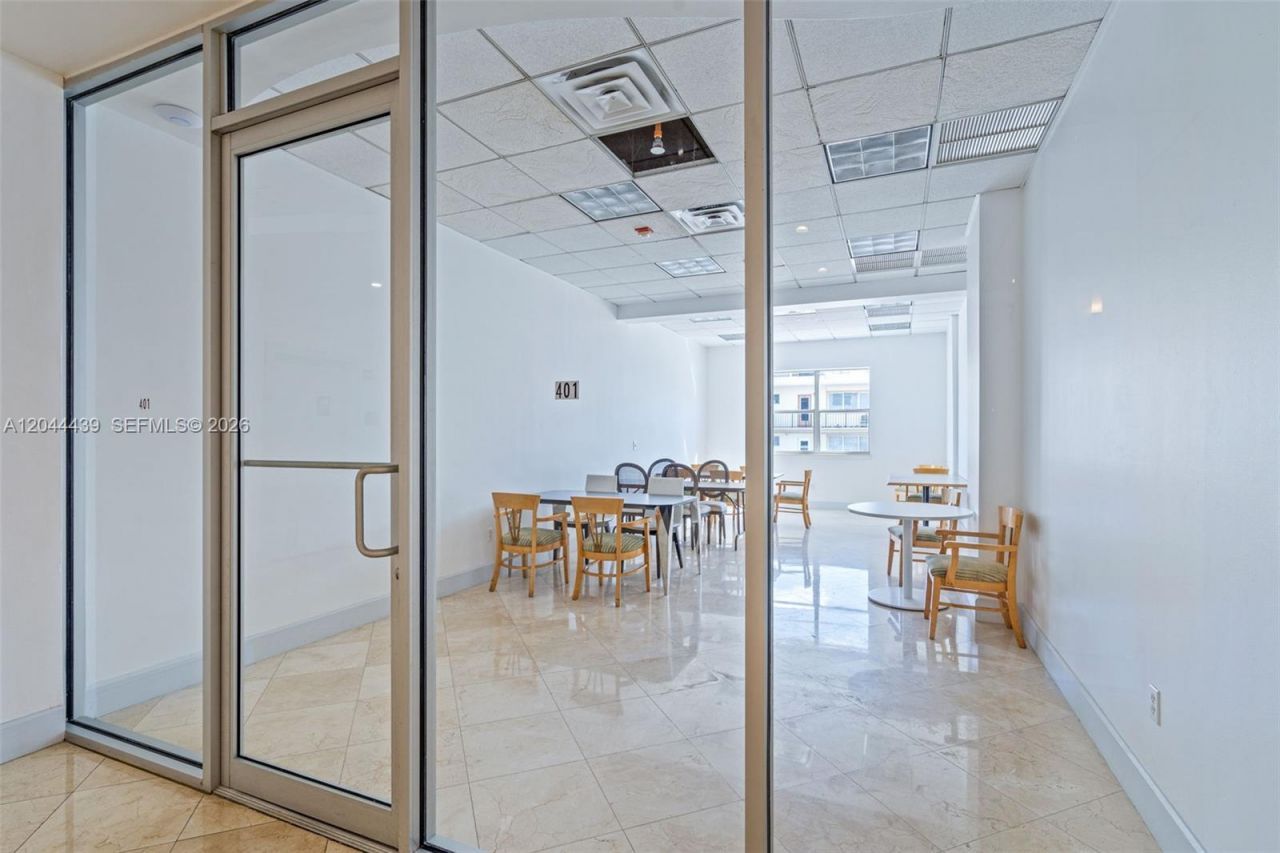401 69th St , Unit 1012, Miami Beach, FL 33141 Photo