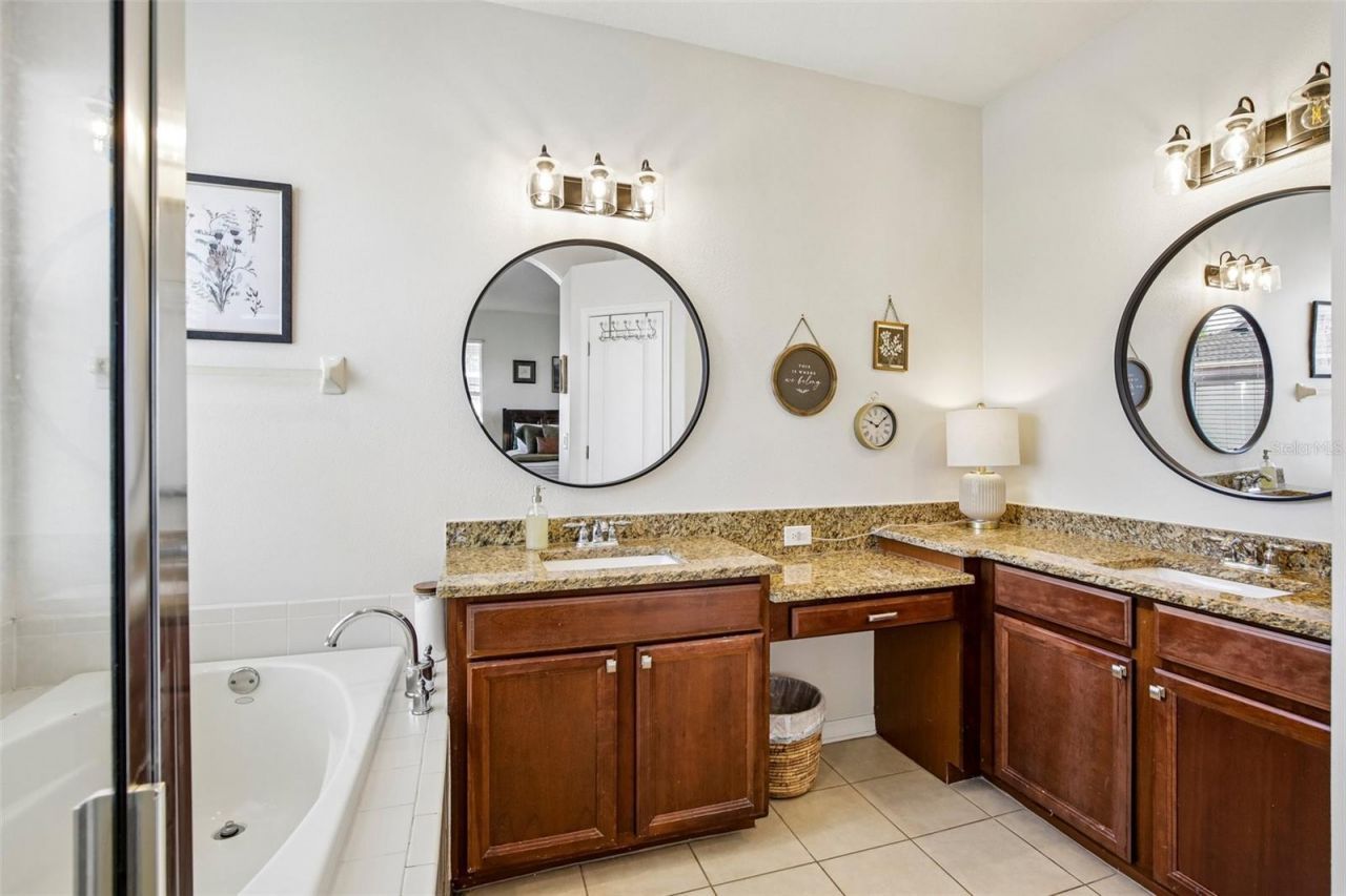 4907 58th Terrace E, Bradenton, FL 34203 Photo
