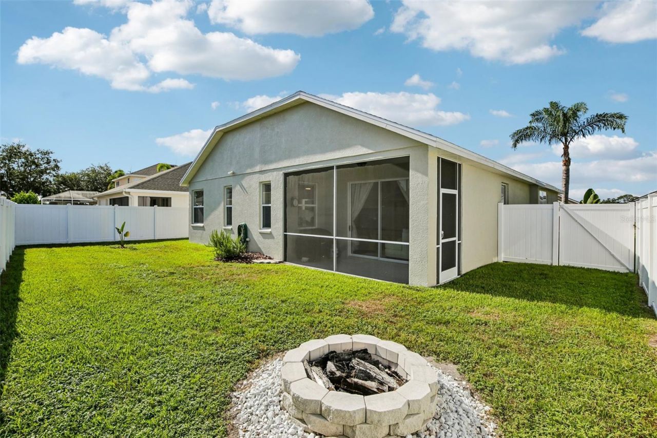 4907 58th Terrace E, Bradenton, FL 34203 Photo