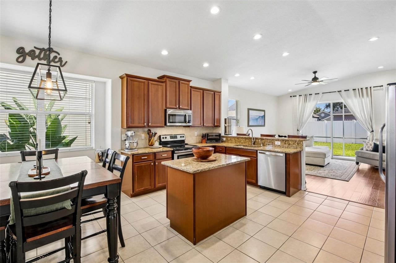 4907 58th Terrace E, Bradenton, FL 34203 Photo
