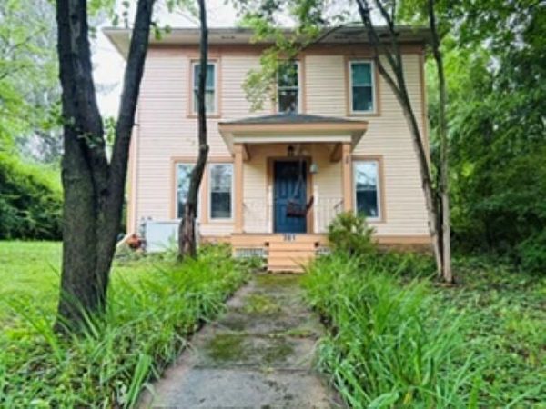 301 E Wiggin Street , Gambier, OH 43022