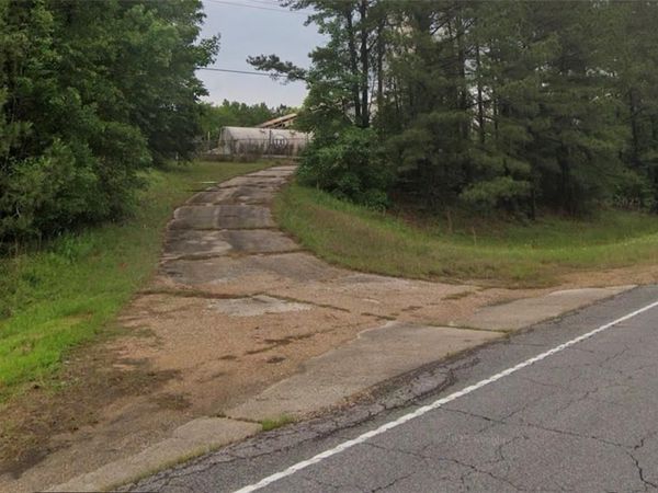 6335 ESLER FIELD Road, Pineville, LA 71360