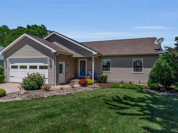 6105 E Lake Road , Burt, NY 14028