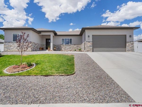 1725 Moonlight Drive, Montrose, CO 81401