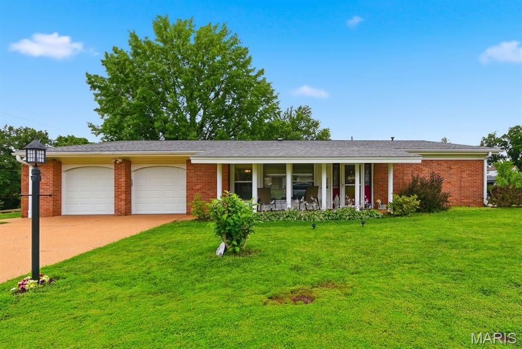 5044 Tealby Lane, Saint Louis, MO 63128 Main Photo