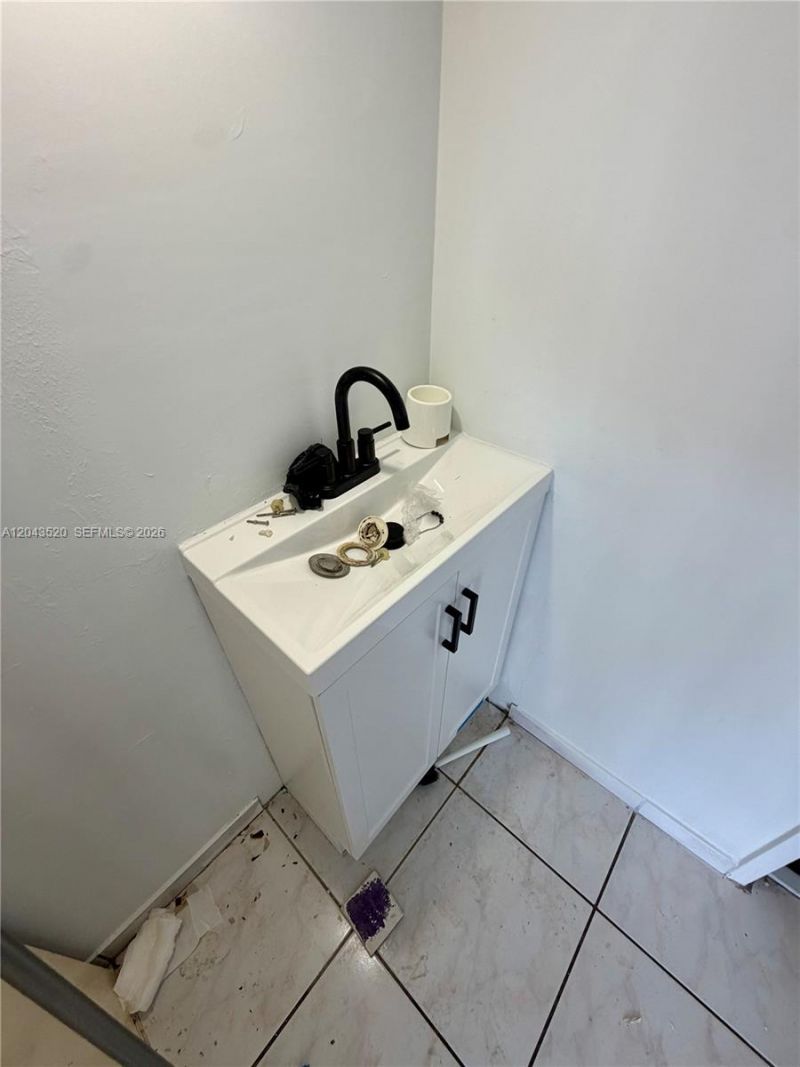 1351 NE Miami Gardens Dr, Unit 1215E, Miami, FL 33179 Photo