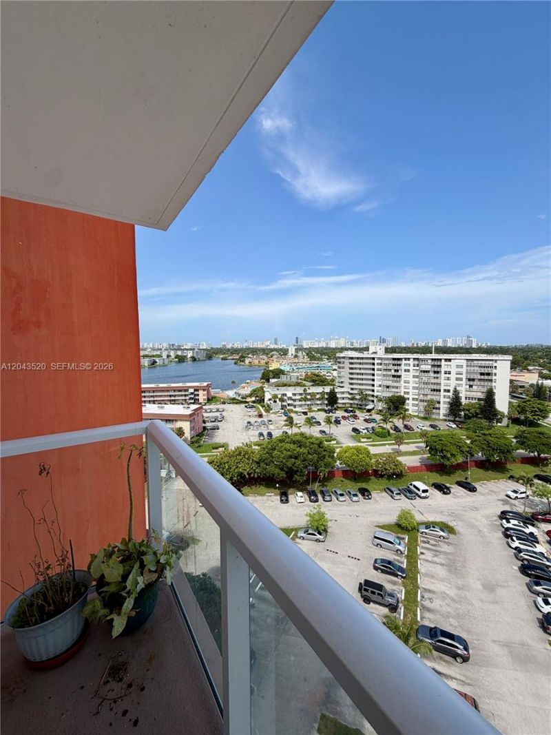 1351 NE Miami Gardens Dr, Unit 1215E, Miami, FL 33179 Photo