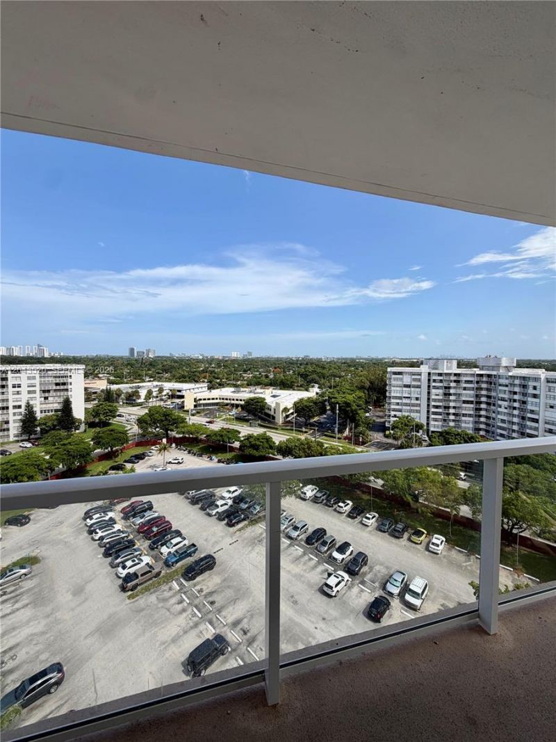 1351 NE Miami Gardens Dr, Unit 1215E, Miami, FL 33179 Photo