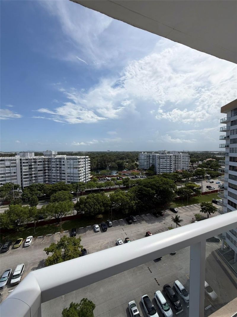 1351 NE Miami Gardens Dr, Unit 1215E, Miami, FL 33179 Photo