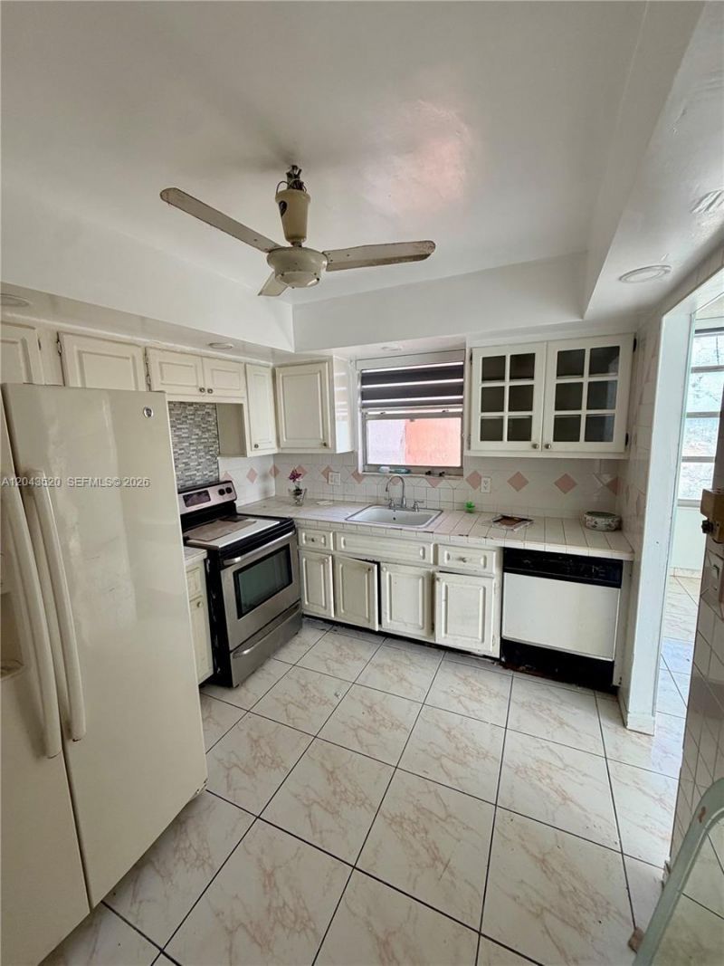 1351 NE Miami Gardens Dr, Unit 1215E, Miami, FL 33179 Photo