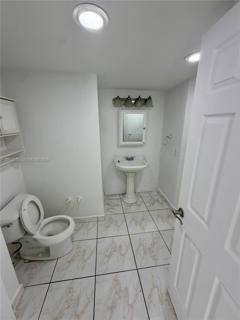 1351 NE Miami Gardens Dr, Unit 1215E, Miami, FL 33179 Photo