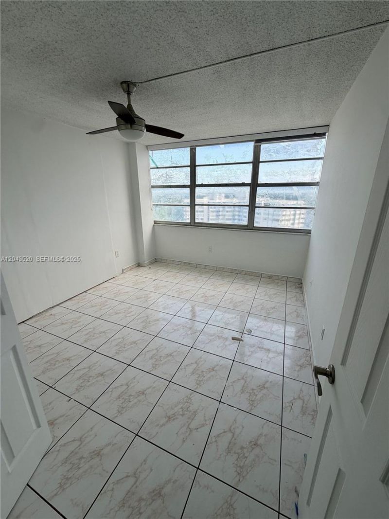 1351 NE Miami Gardens Dr, Unit 1215E, Miami, FL 33179 Photo
