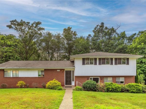 616 Woodburn Lane, Greensburg, PA 15601