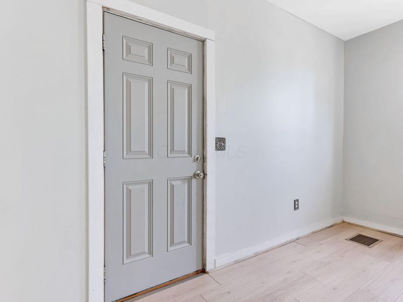 673 E Sycamore Street, Columbus, OH 43206 Photo 10