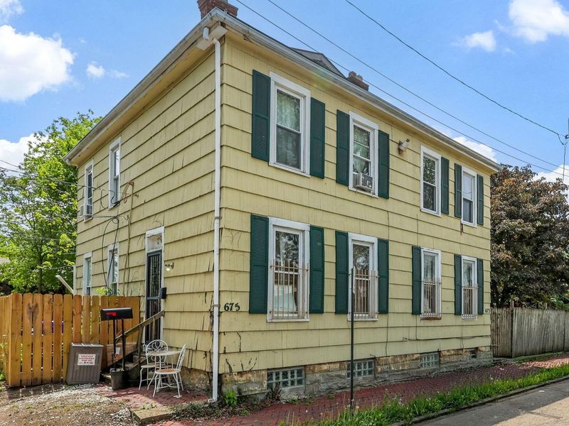 673 E Sycamore Street, Columbus, OH 43206 Photo 3