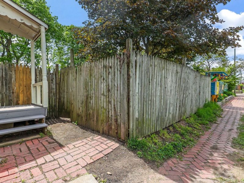 673 E Sycamore Street, Columbus, OH 43206 Photo 8