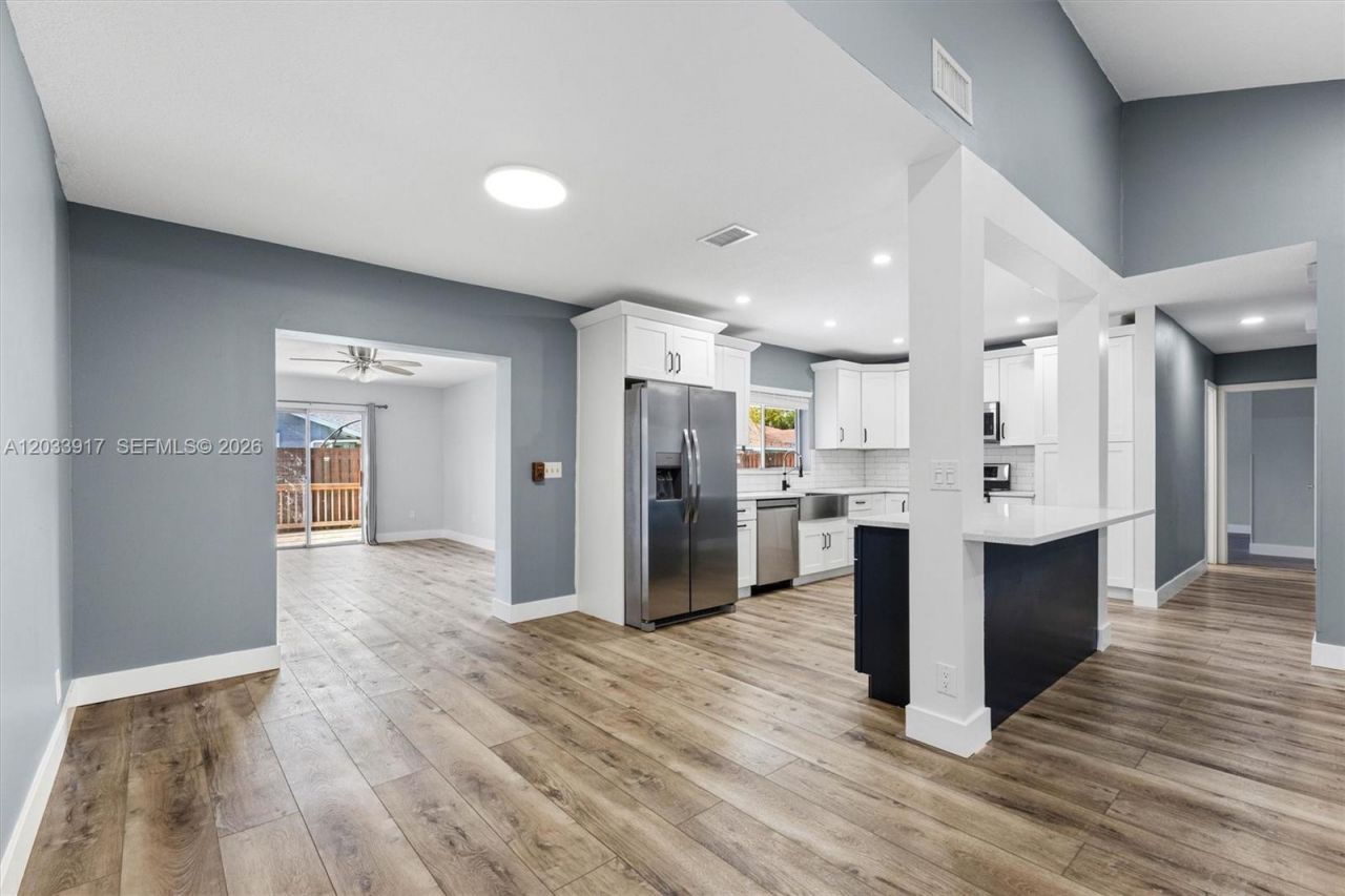 2331 NW 110th Ter, Sunrise, FL 33322 Photo