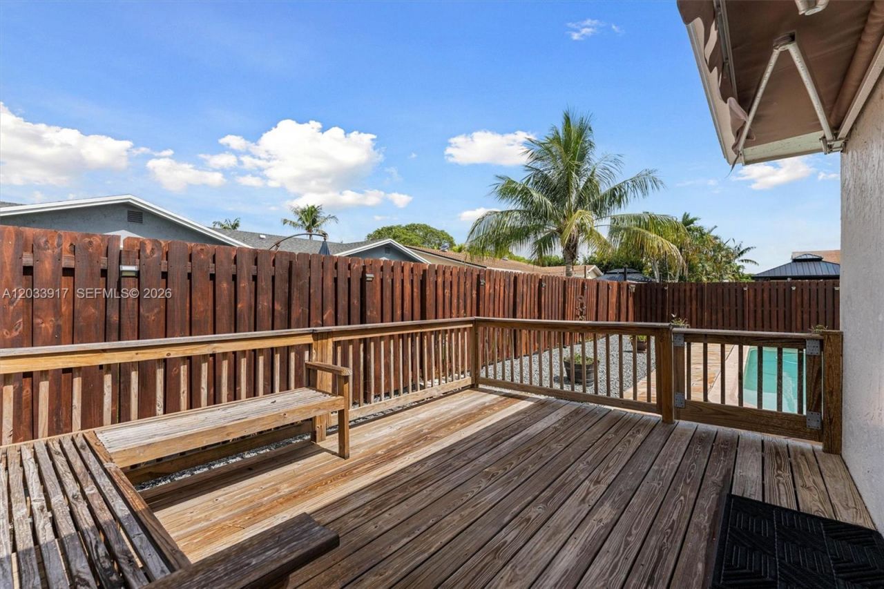 2331 NW 110th Ter, Sunrise, FL 33322 Photo
