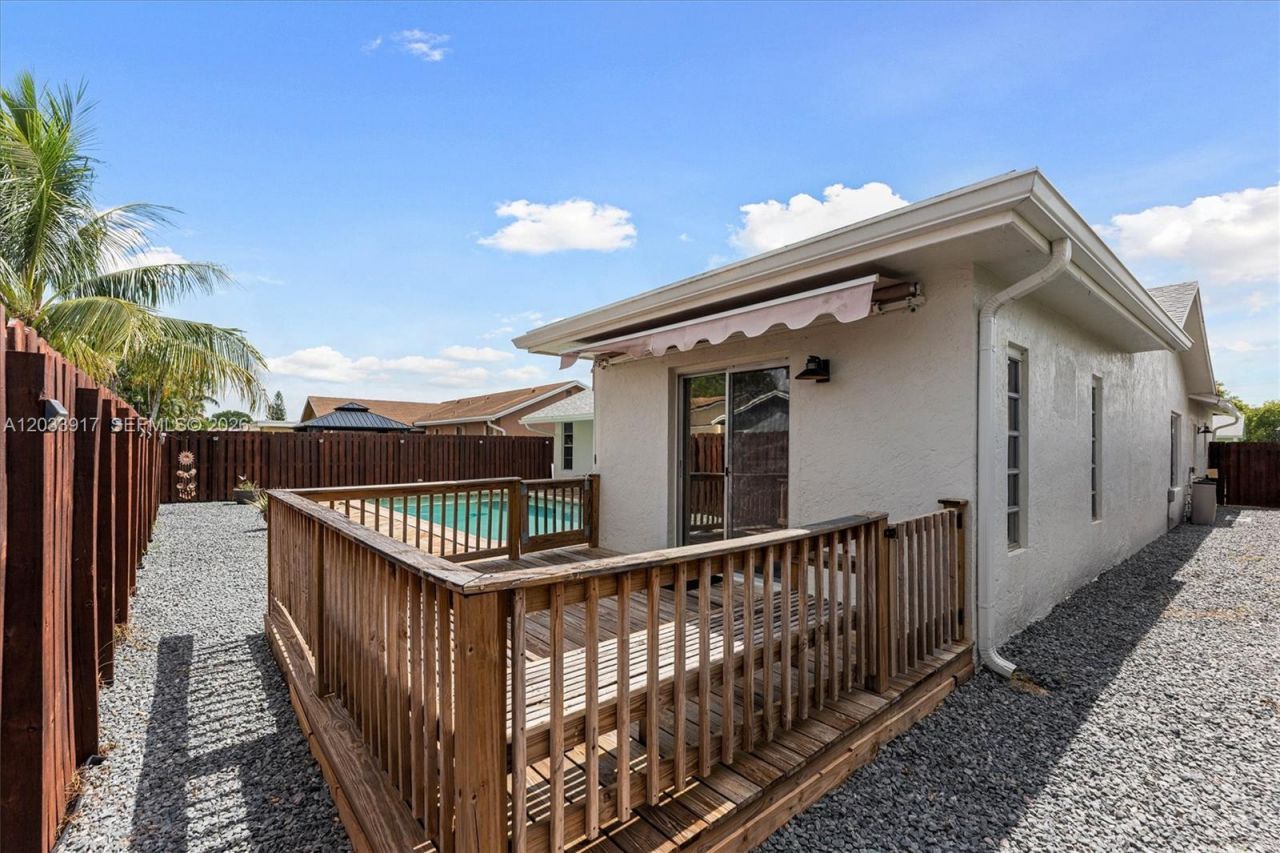 2331 NW 110th Ter, Sunrise, FL 33322 Photo