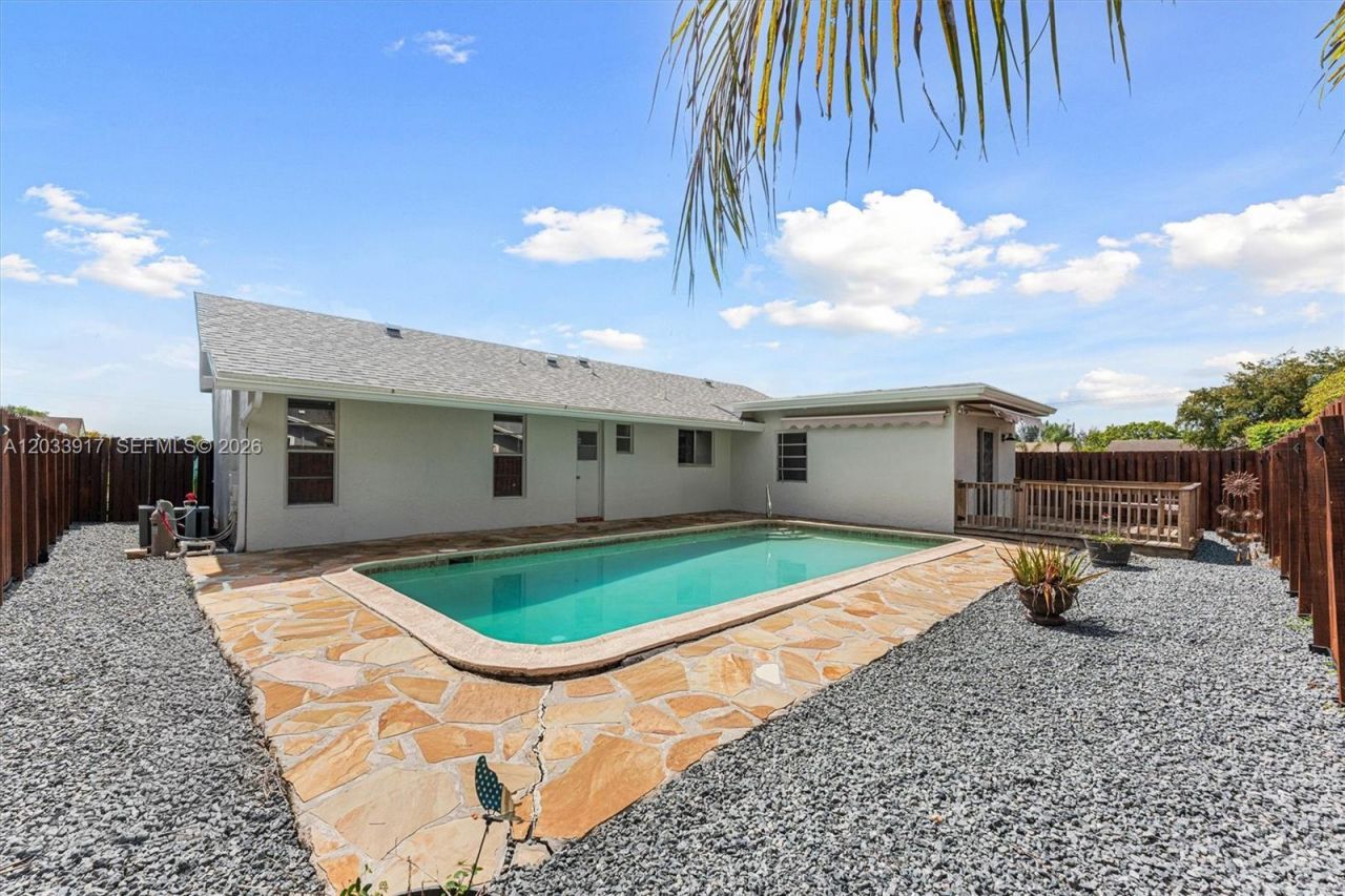 2331 NW 110th Ter, Sunrise, FL 33322 Photo