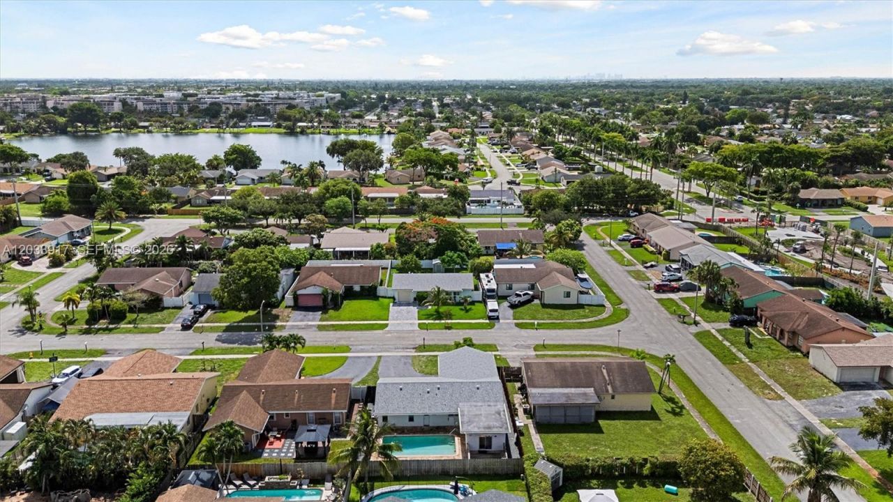 2331 NW 110th Ter, Sunrise, FL 33322 Photo