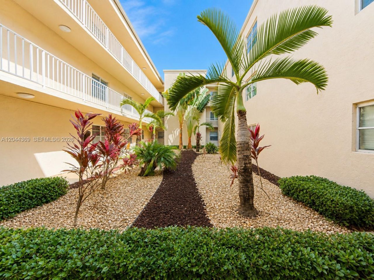 7705 SW 86th St , Unit B-213, Miami, FL 33143 Photo