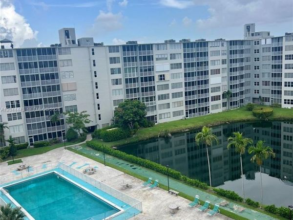 1780 NE 191st St, Unit 704-2, Miami, FL 33179