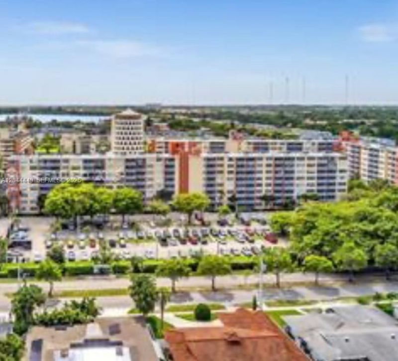 1780 NE 191st St, Unit 704-2, Miami, FL 33179 Photo