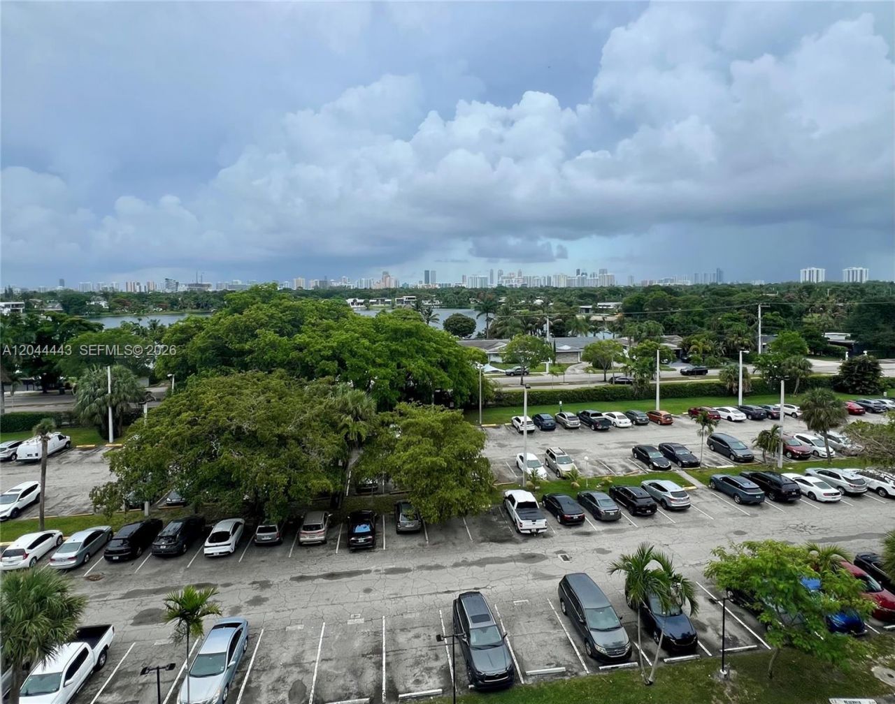 1780 NE 191st St, Unit 704-2, Miami, FL 33179 Photo