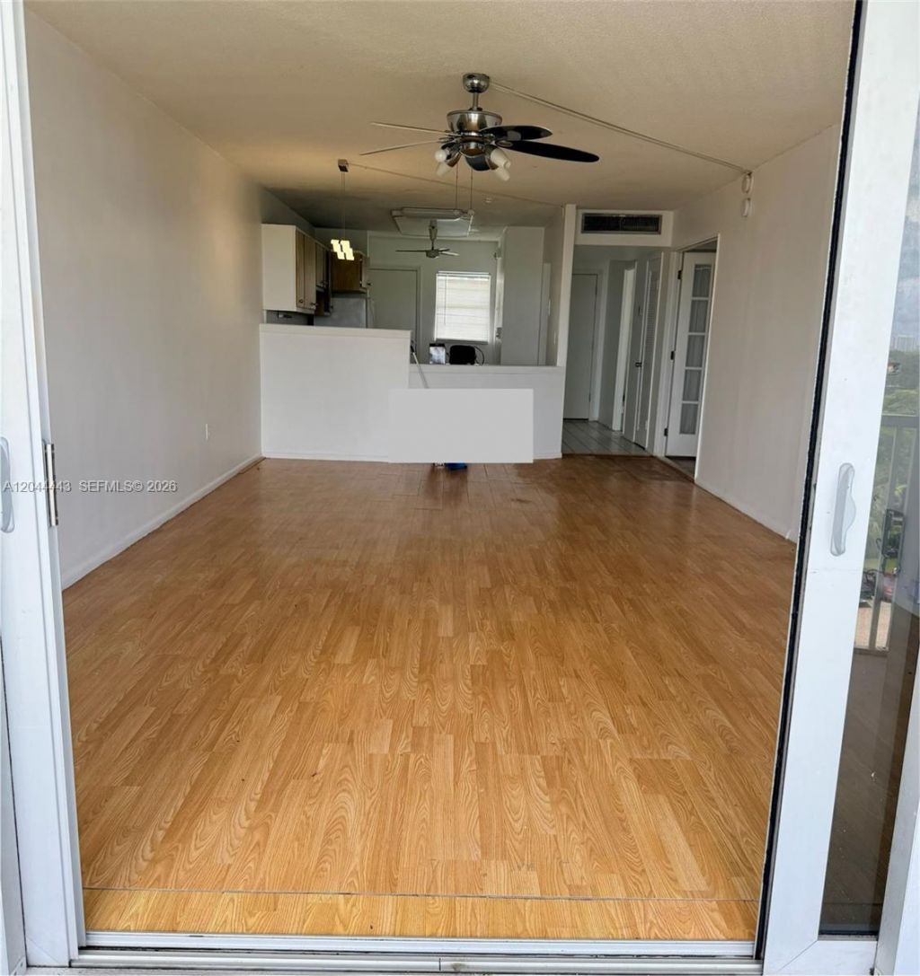 1780 NE 191st St, Unit 704-2, Miami, FL 33179 Photo