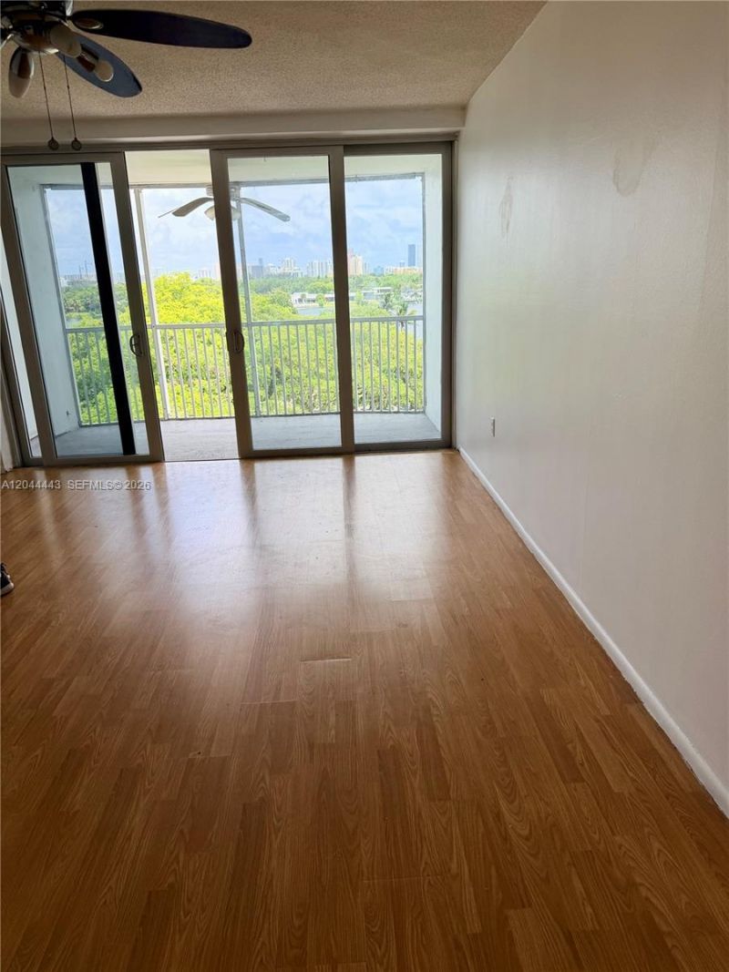 1780 NE 191st St, Unit 704-2, Miami, FL 33179 Photo
