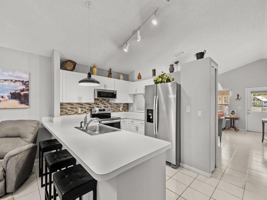703 NW San Remo Circle, Port Saint Lucie, FL 34986 Photo