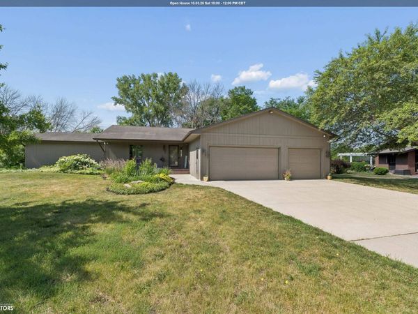 7 Woodbine Road, Mason City, IA 50401