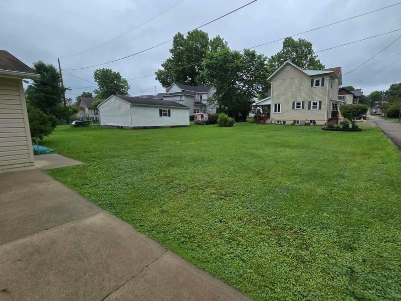 59 E Maple Avenue, New Concord, OH 43762 Photo 6
