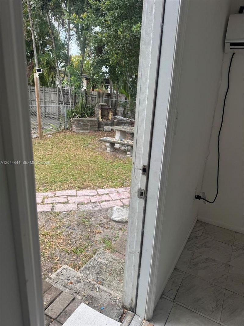3271 (rear 1-bedroom) NW 15th St , Miami, FL 33125 Photo