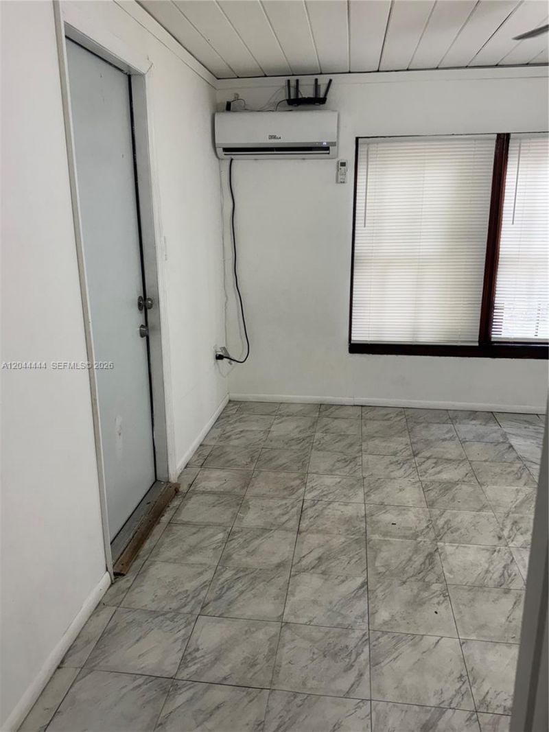 3271 (rear 1-bedroom) NW 15th St , Miami, FL 33125 Photo
