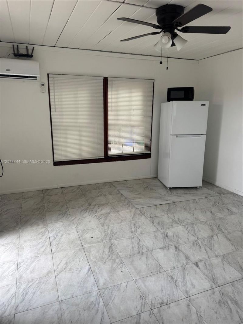 3271 (rear 1-bedroom) NW 15th St , Miami, FL 33125 Photo