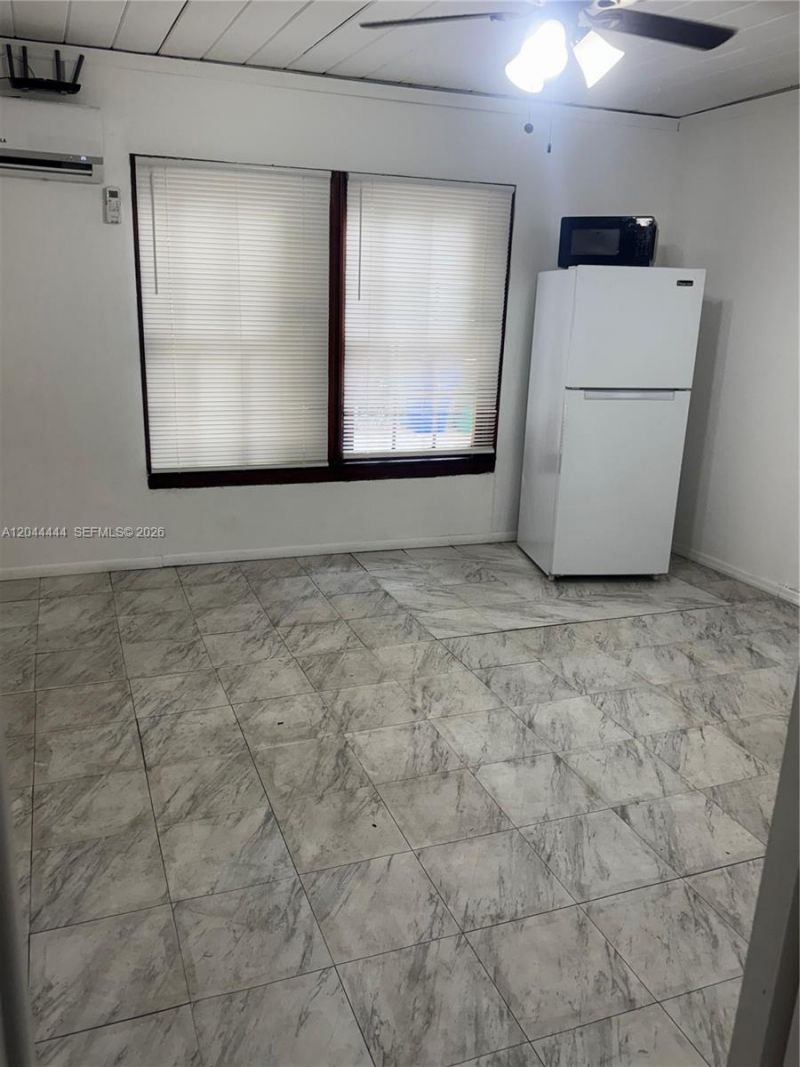 3271 (rear 1-bedroom) NW 15th St , Miami, FL 33125 Photo