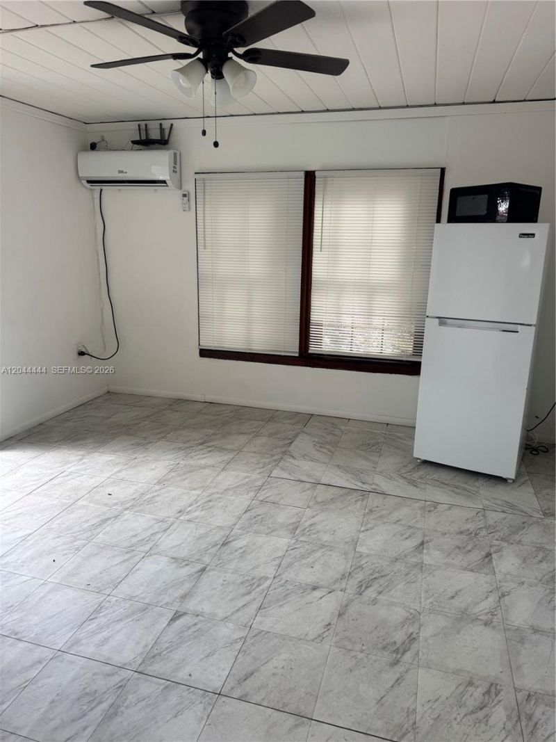 3271 (rear 1-bedroom) NW 15th St , Miami, FL 33125 Photo