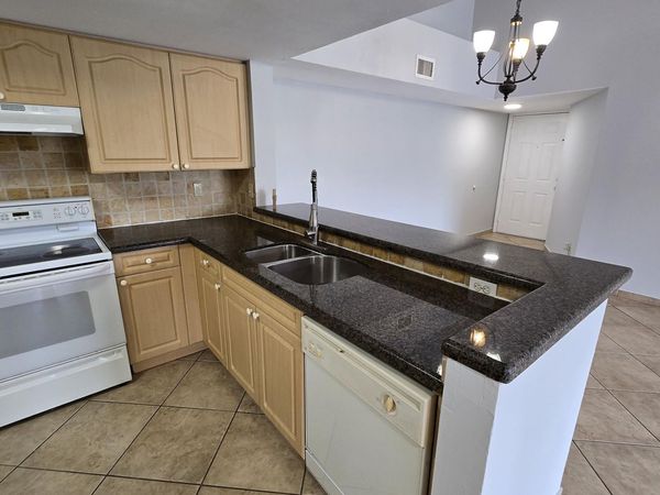9066 W Atlantic Boulevard, Unit 436, Coral Springs, FL 33071
