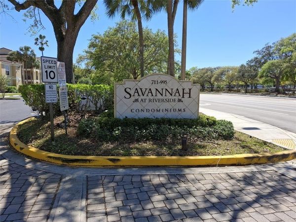 899 W Riverside Drive, Unit 611, Coral Springs, FL 33071