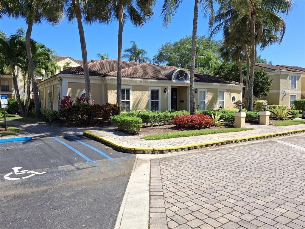 899 W Riverside Drive, Unit 611, Coral Springs, FL 33071 Photo