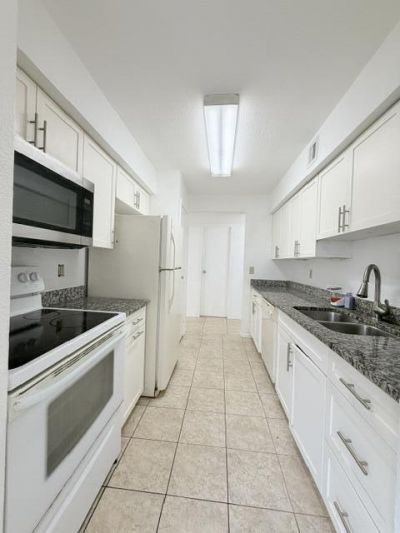 899 W Riverside Drive, Unit 611, Coral Springs, FL 33071 Photo