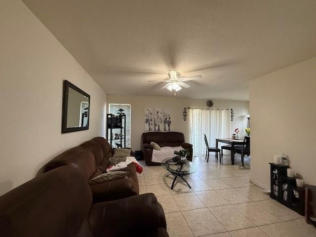 899 W Riverside Drive, Unit 611, Coral Springs, FL 33071 Photo