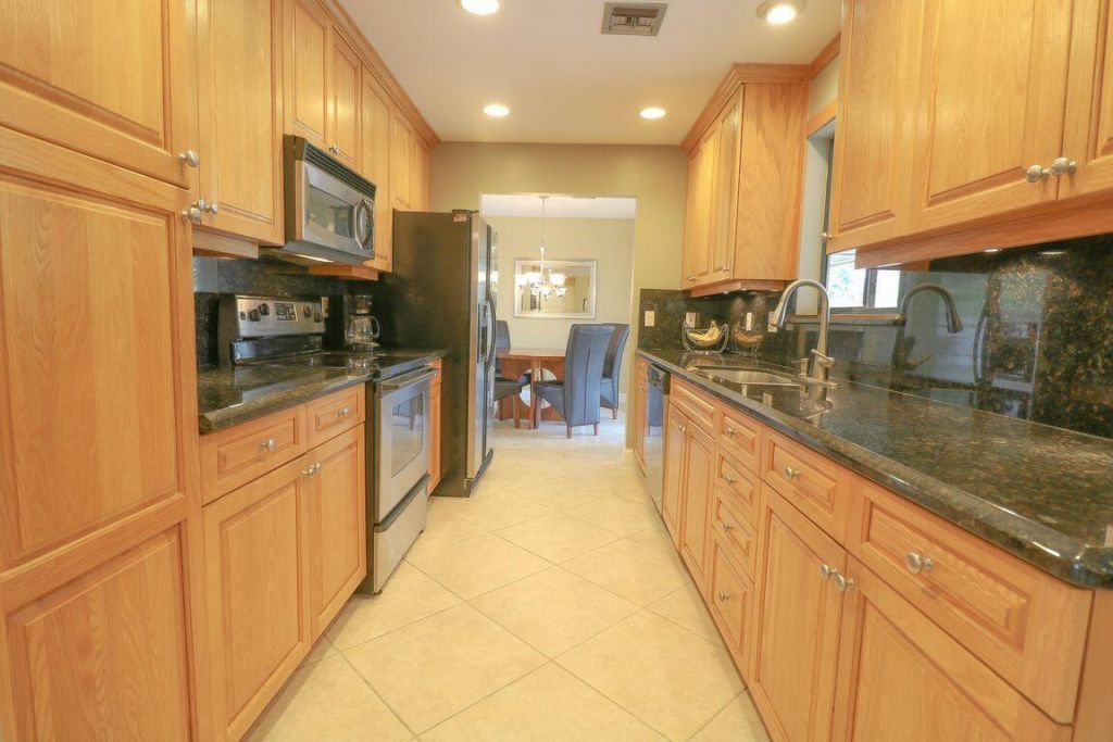 73 Pine Hill Trail W, Jupiter, FL 33469 Photo