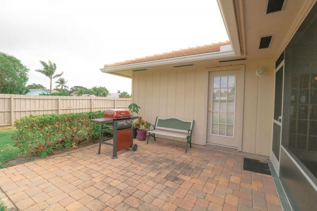 73 Pine Hill Trail W, Jupiter, FL 33469 Photo