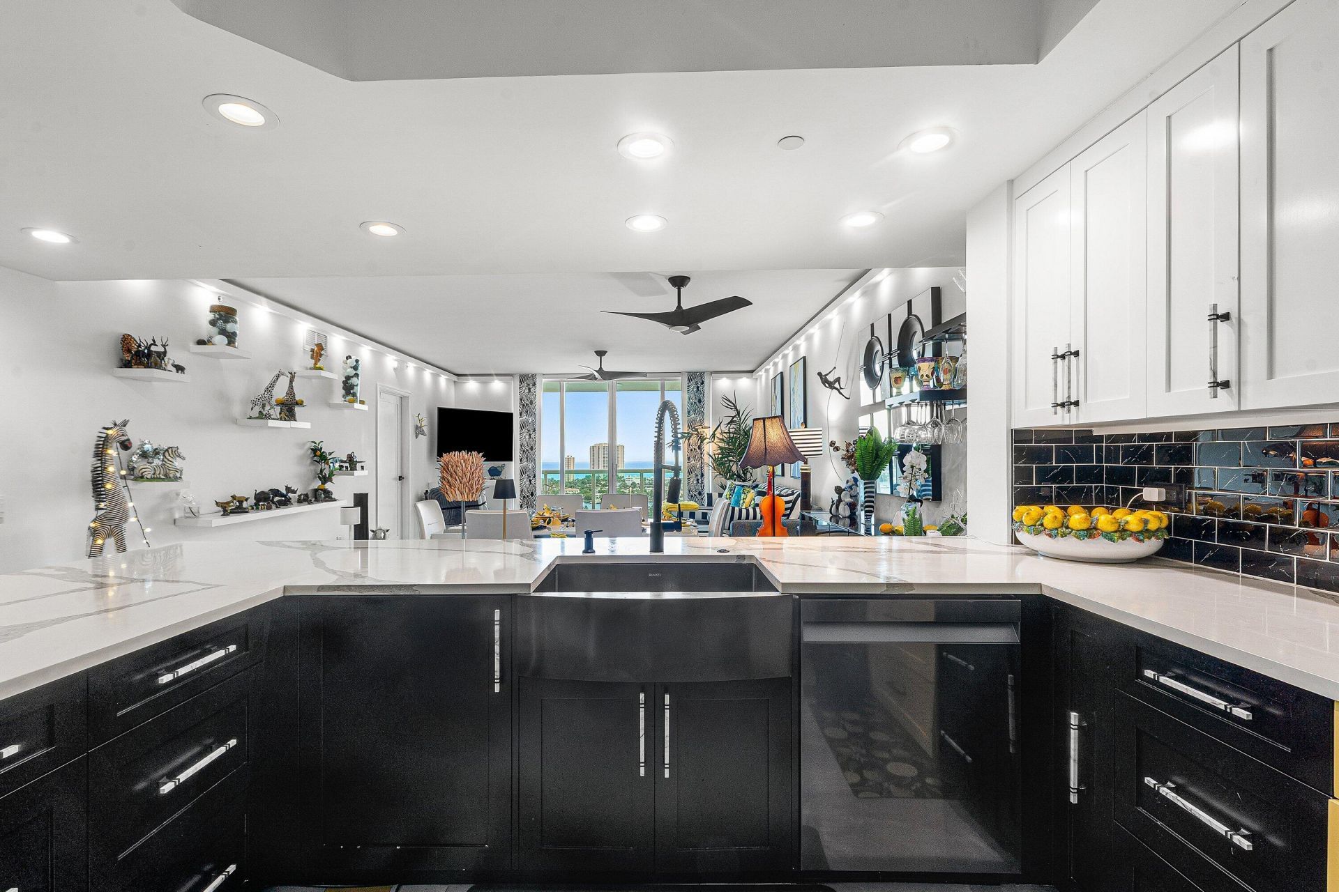 2640 Lake Shore Drive, Unit 2112, Riviera Beach, FL 33404 Photo